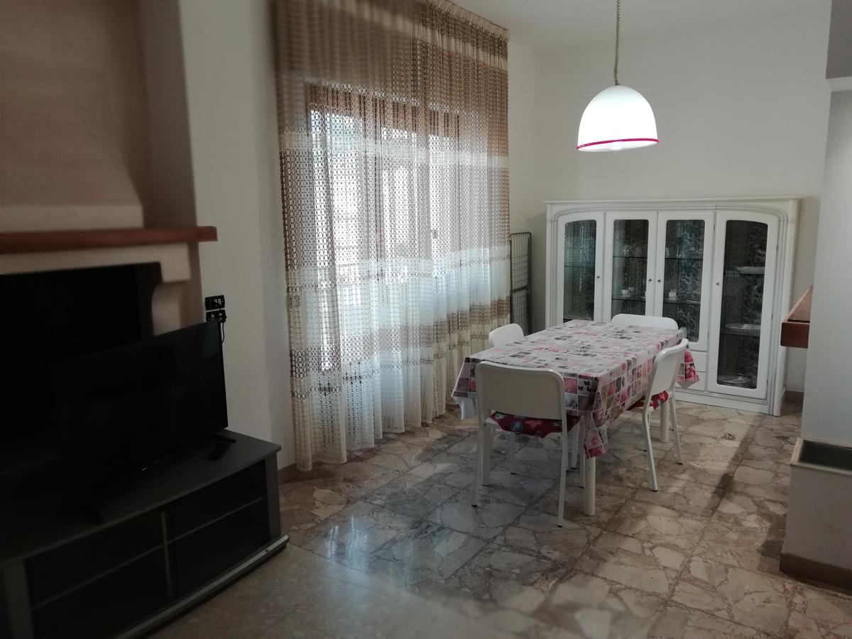 Casa Vacanze La Rosa Bianca San Benedetto del Tronto Exterior photo